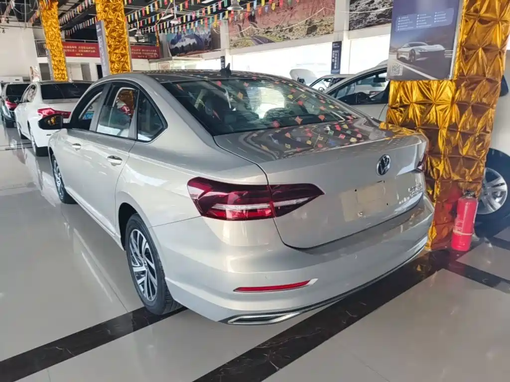 Volkswagen Lavida — миниатюра 5
