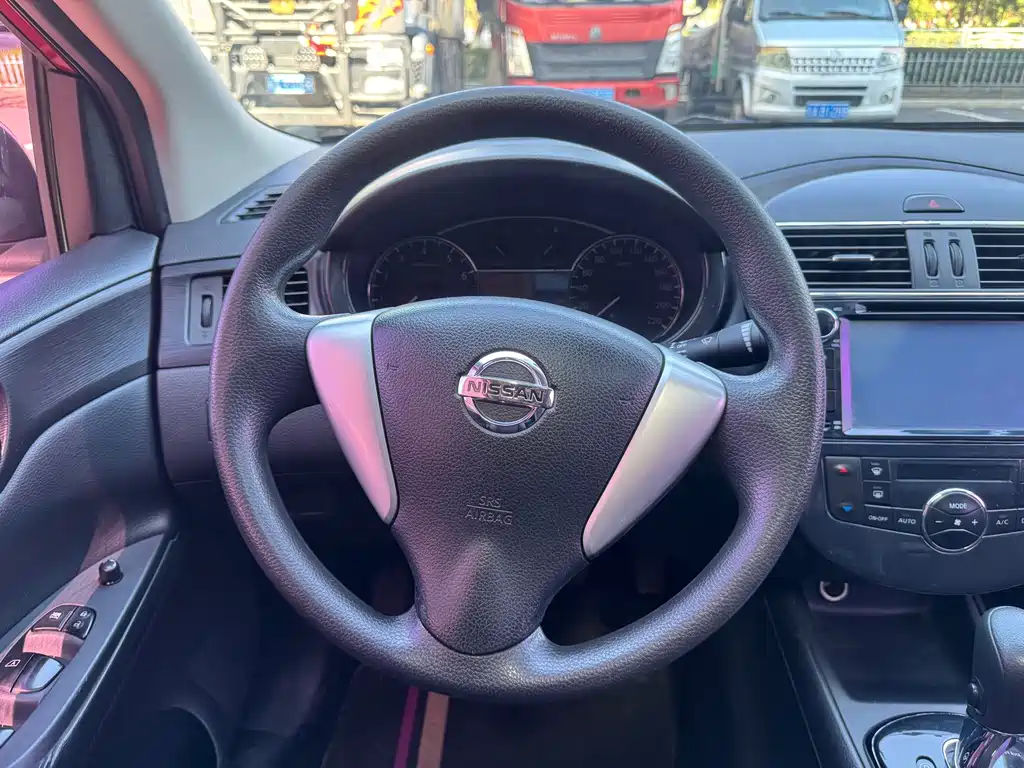 Nissan Tiida — миниатюра 6