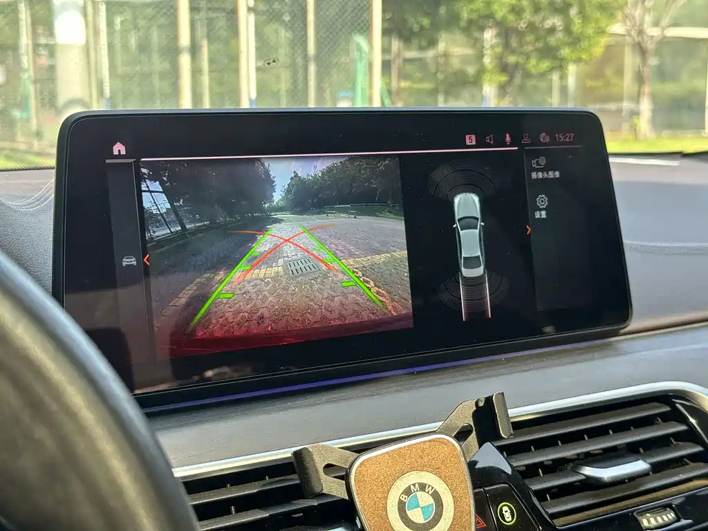 BMW 5 Series — миниатюра 15