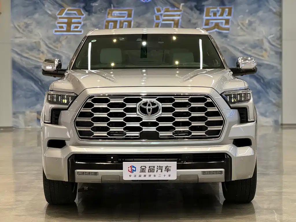 Toyota Sequoia — миниатюра 2