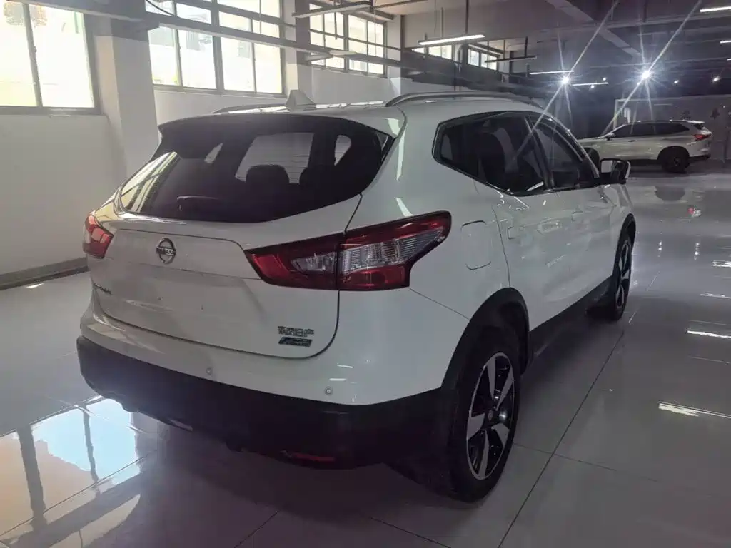 Nissan Qashqai — миниатюра 7