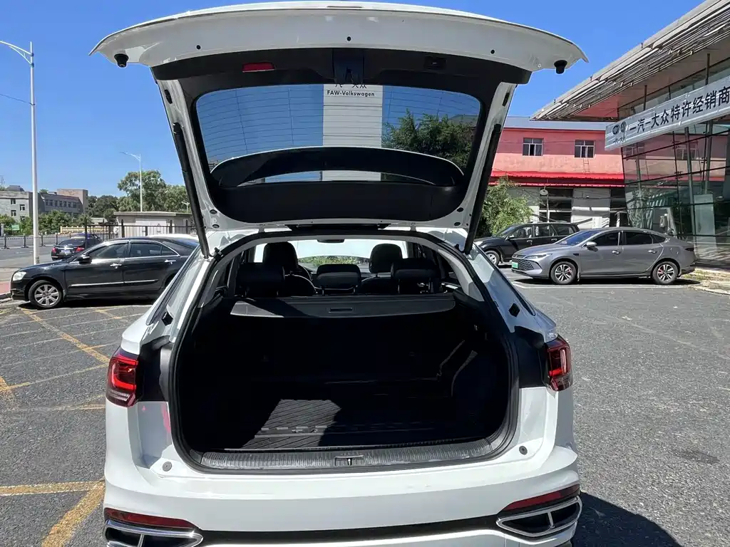 Volkswagen Tayron X 330TSI 2WD Premium Connected Edition, фото 9