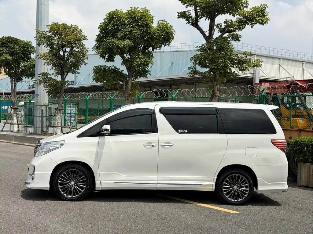 Toyota Alphard 2012 3.5L Luxury