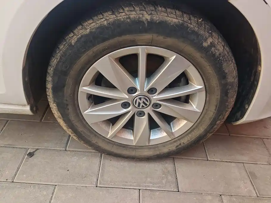 Volkswagen Golf — миниатюра 6
