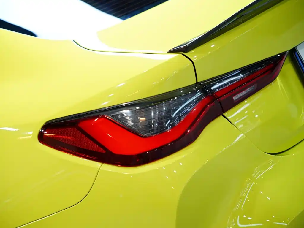 BMW M4 — миниатюра 7