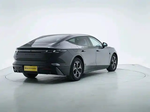 Lynk & Co 10 — миниатюра 3