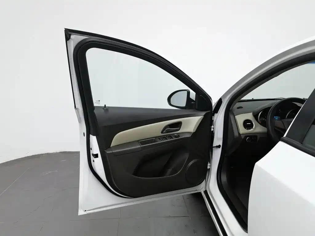 Chevrolet Cruze — миниатюра 8