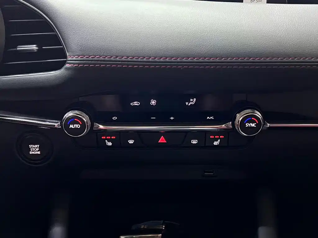 Mazda 3 Axela — миниатюра 11