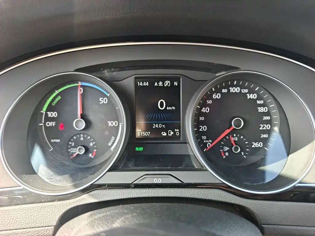 Volkswagen Magotan PHEV — миниатюра 12
