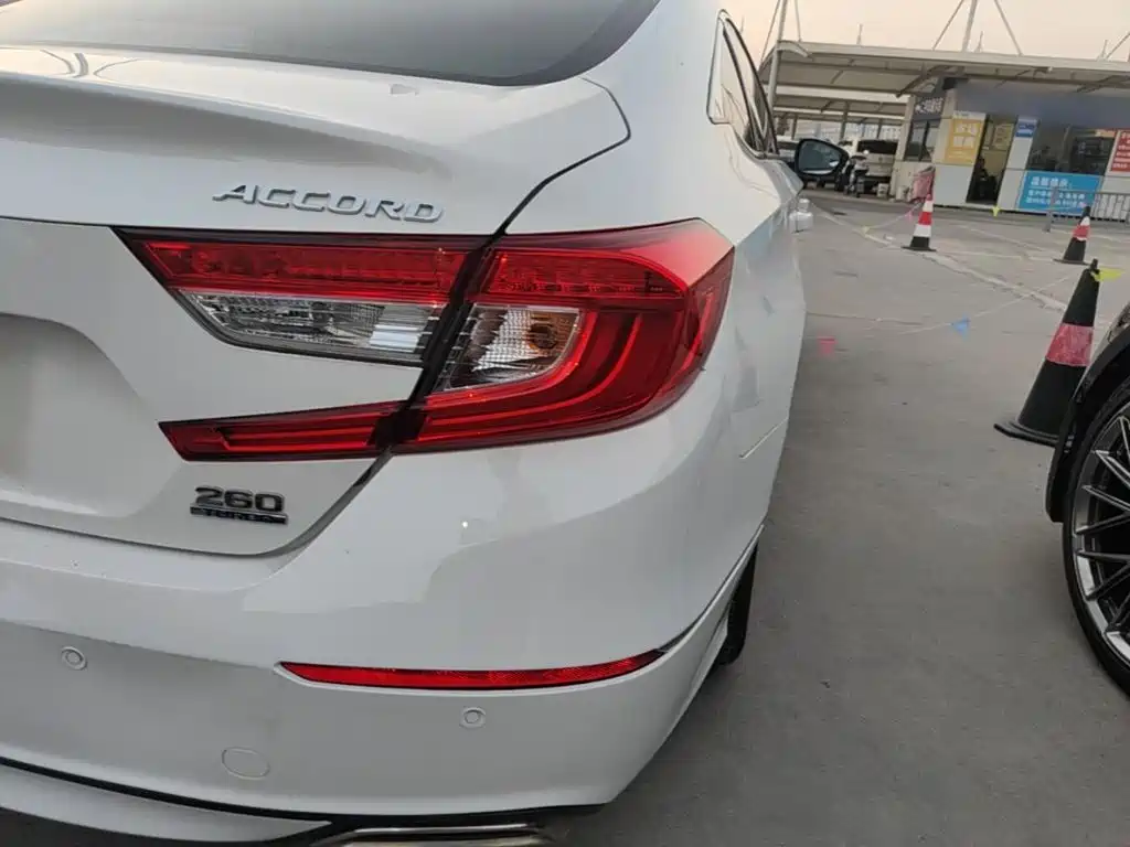 Honda Accord — миниатюра 8