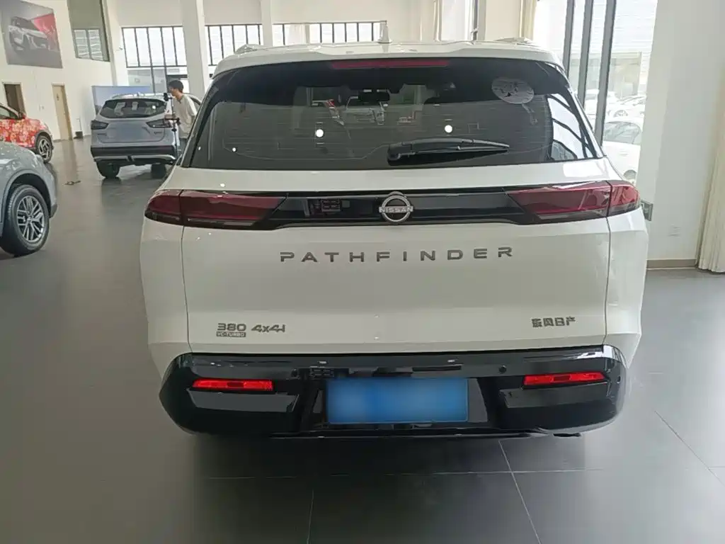 Nissan Teramont — миниатюра 6