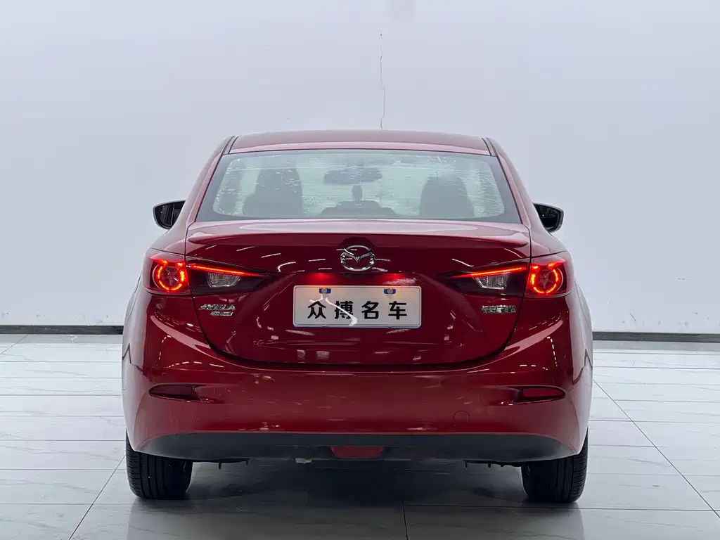 Mazda Mazda3 3 2017 1.5L AT Luxury V