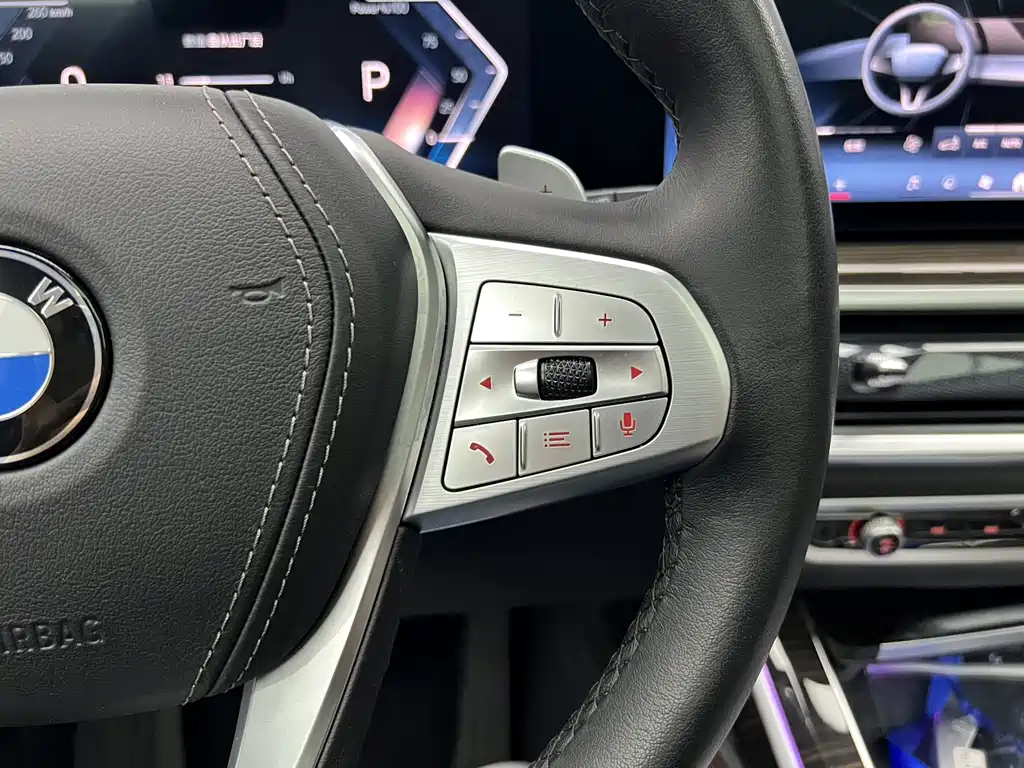 BMW X7 — миниатюра 23