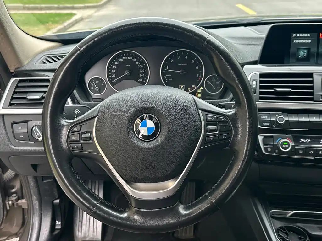 BMW 3 Series — миниатюра 12