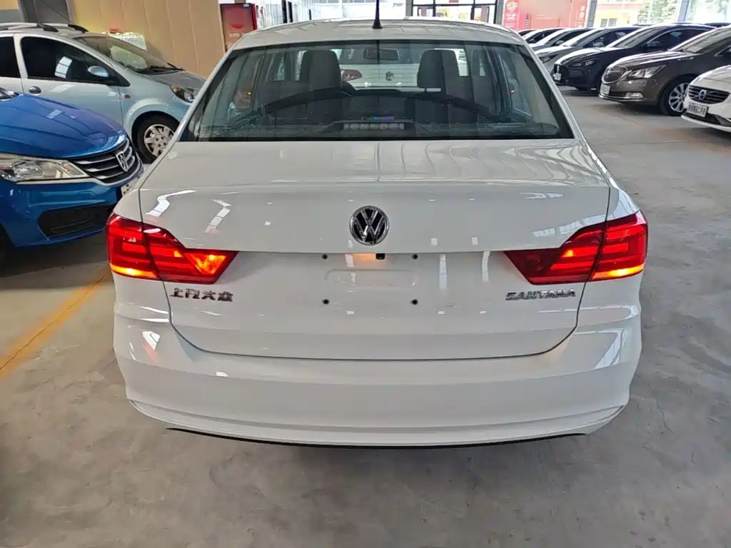 Volkswagen Santana — миниатюра 6