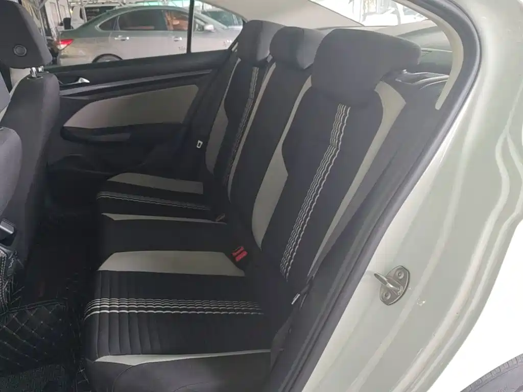 Volkswagen Bora — миниатюра 17