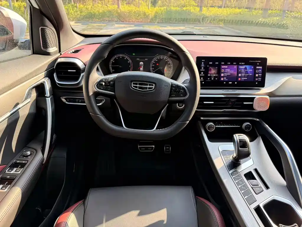 Geely Binyue — миниатюра 19