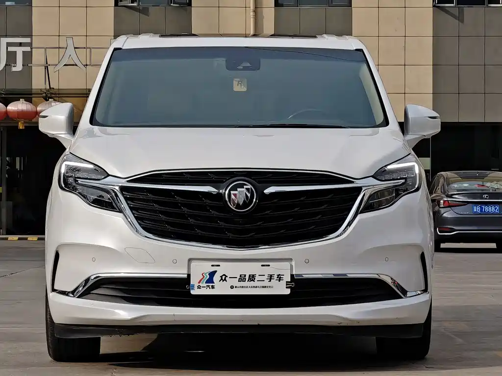 Buick GL8 — миниатюра 2