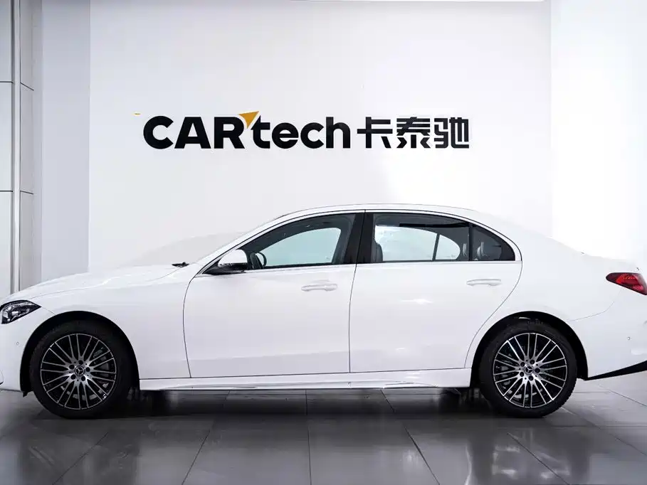 Mercedes-Benz C-Class — миниатюра 8