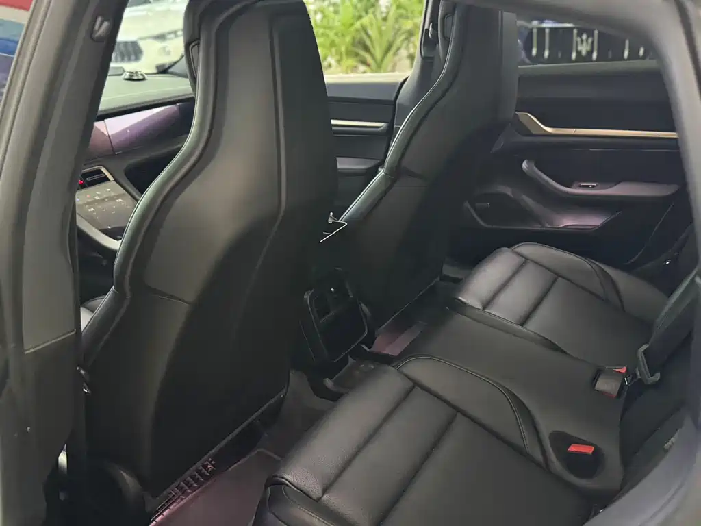 Porsche Taycan — миниатюра 5