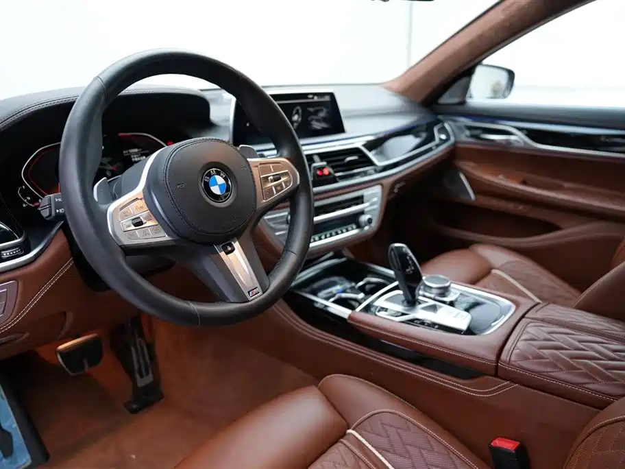 BMW 7 SERIES