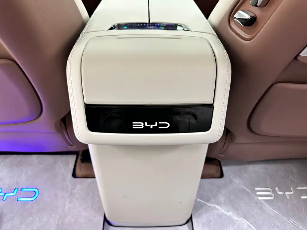 BYD Xia — миниатюра 21