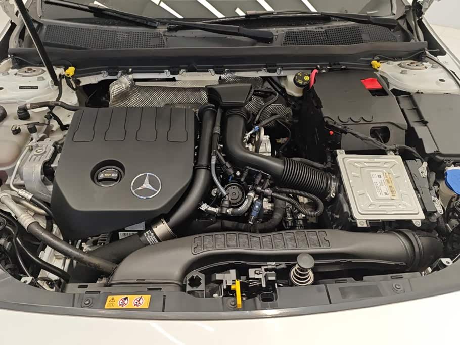 Mercedes-Benz A-Class 1.3 л 2021 г. Белый, пробег 36800 км