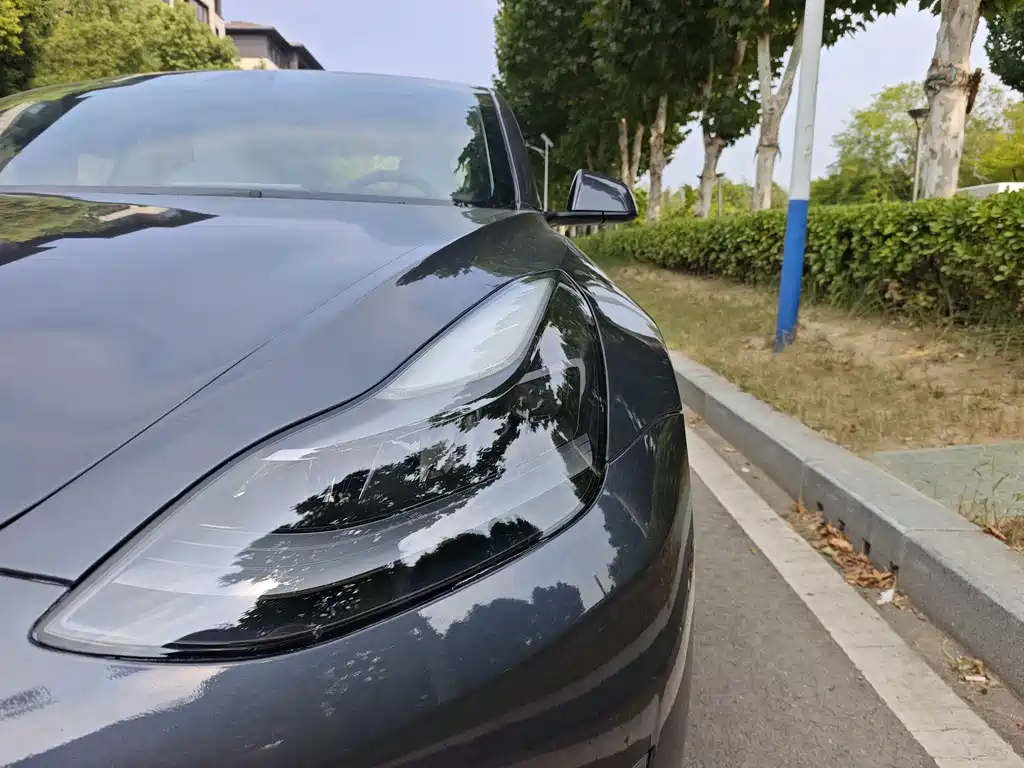 Tesla Model 3 — миниатюра 11