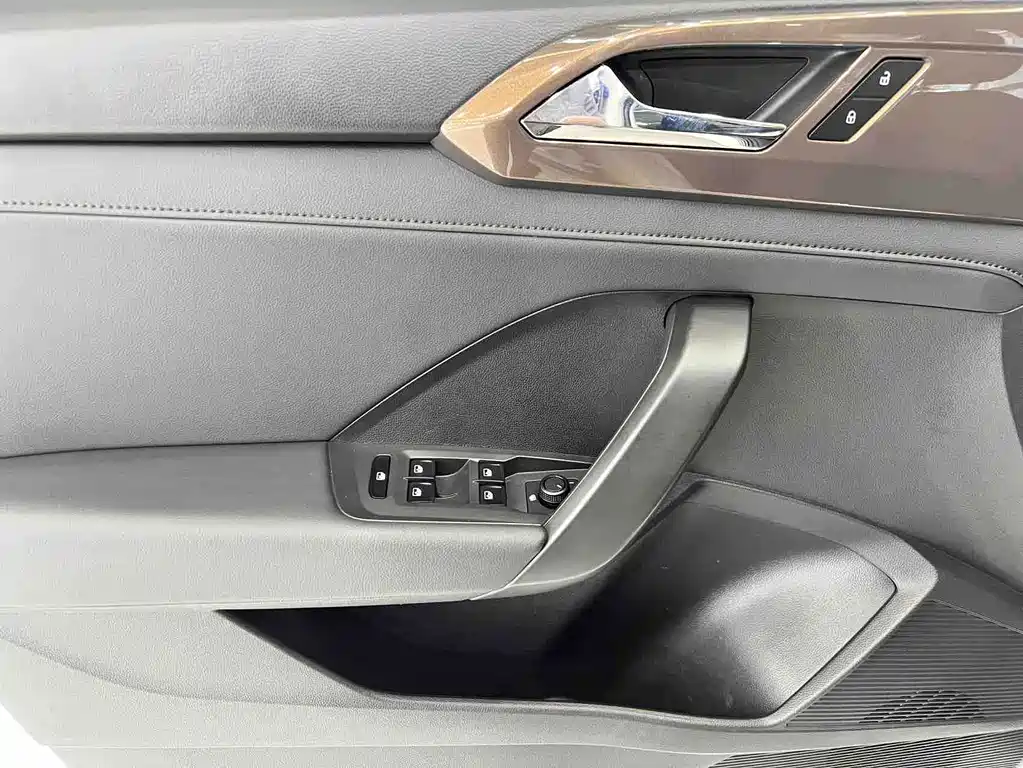 Volkswagen Tharu — миниатюра 8