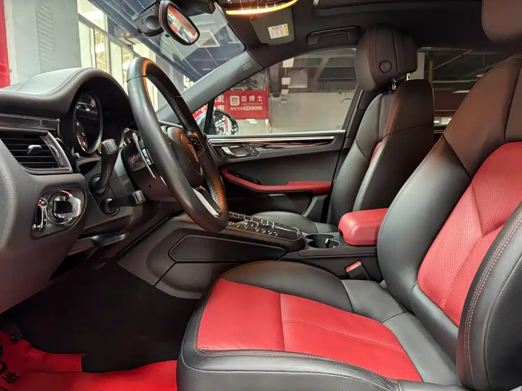 Porsche Macan — миниатюра 7