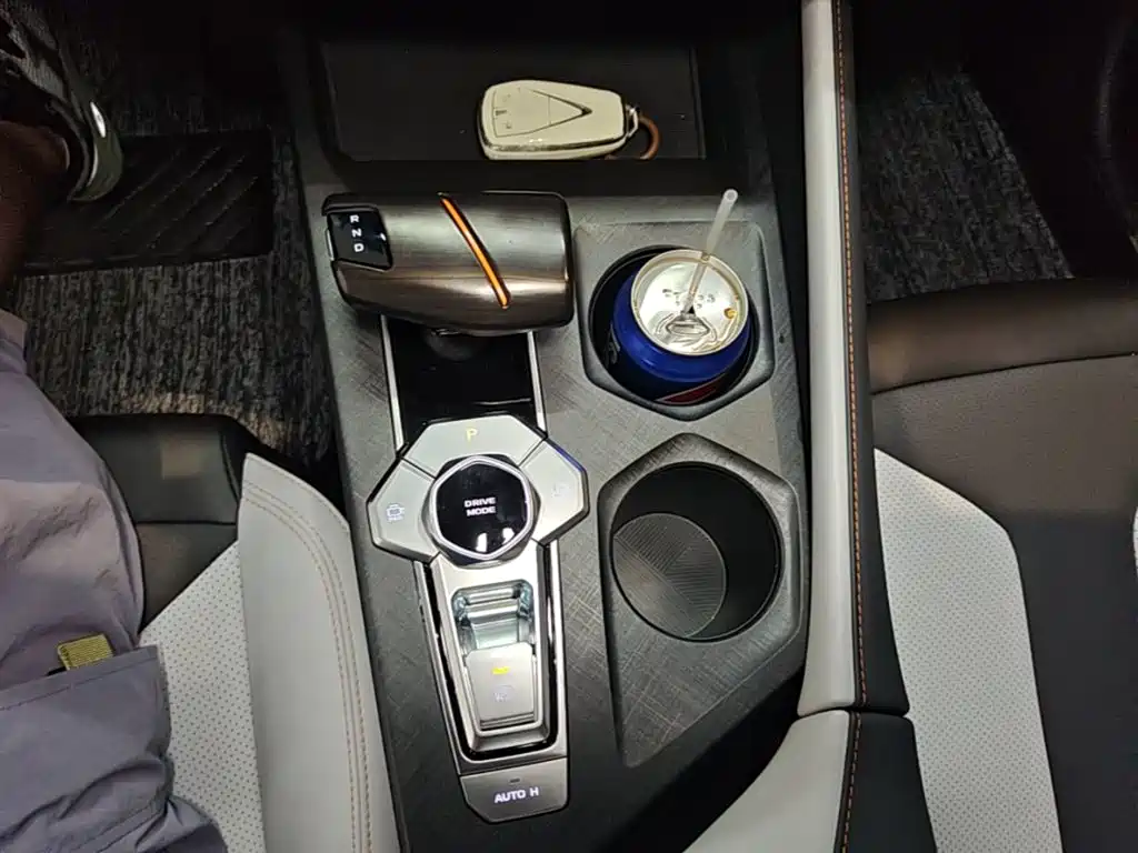 Changan UNI-V iDD — миниатюра 14