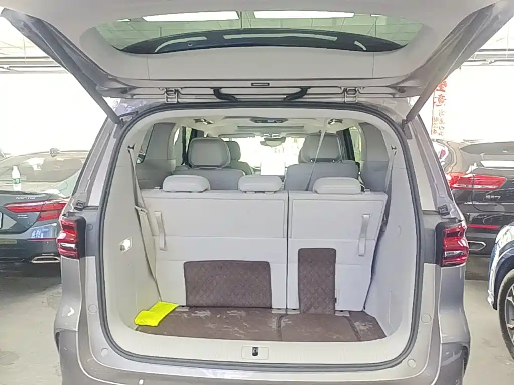 Roewe iMAX8 New Energy — миниатюра 19