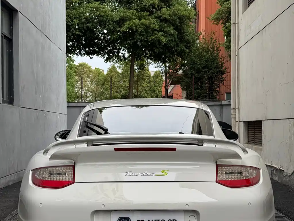 Porsche 911 2010 Turbo S 3.8T