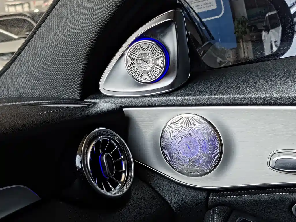 Mercedes-Benz C-Class — миниатюра 7