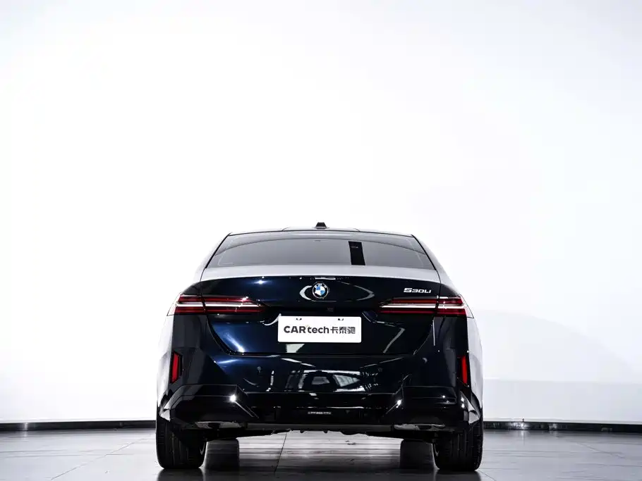 BMW 5 Series — миниатюра 6