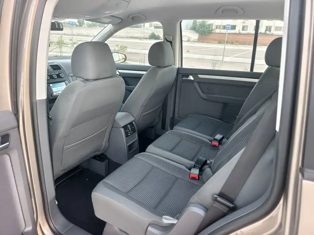 Volkswagen Touran — миниатюра 9