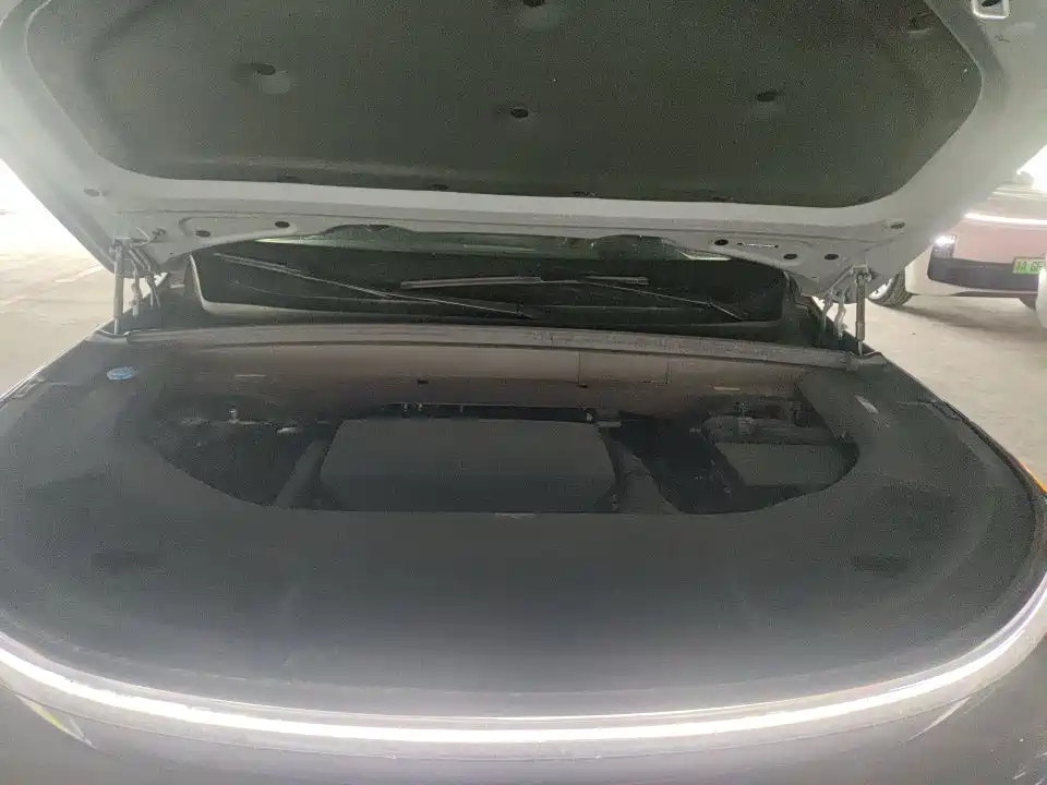 Li Auto Li L8 — миниатюра 7