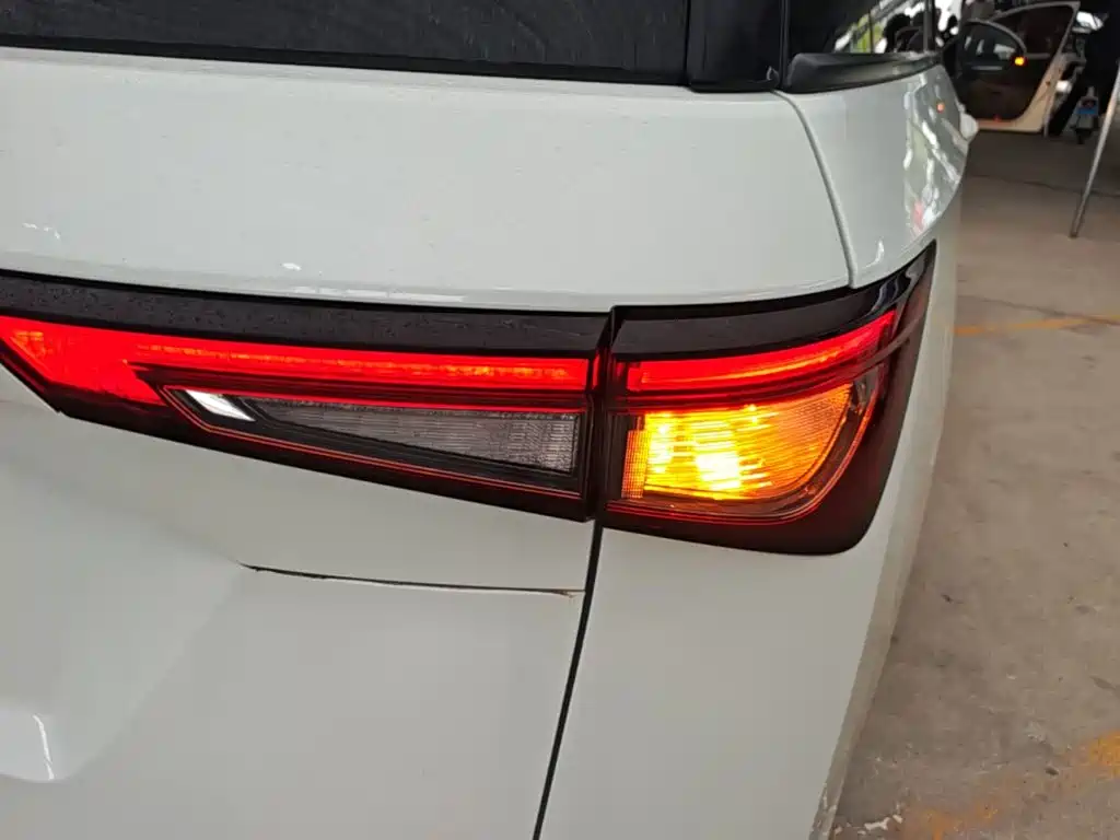Wuling Jiachen — миниатюра 8