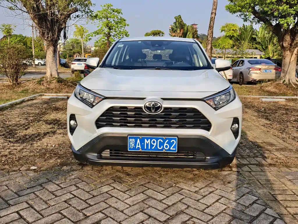 Toyota RAV4 — миниатюра 2
