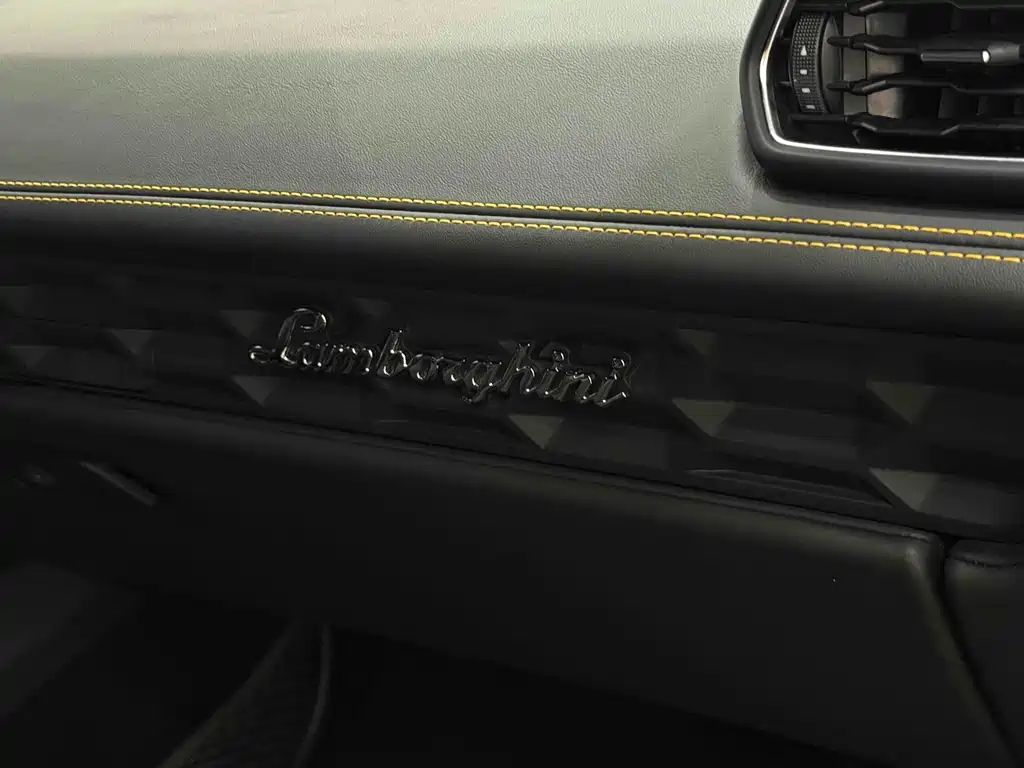 LAMBORGHINI HURACÁN