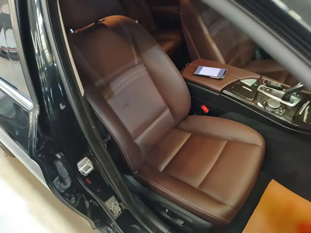BMW 5 Series — миниатюра 25