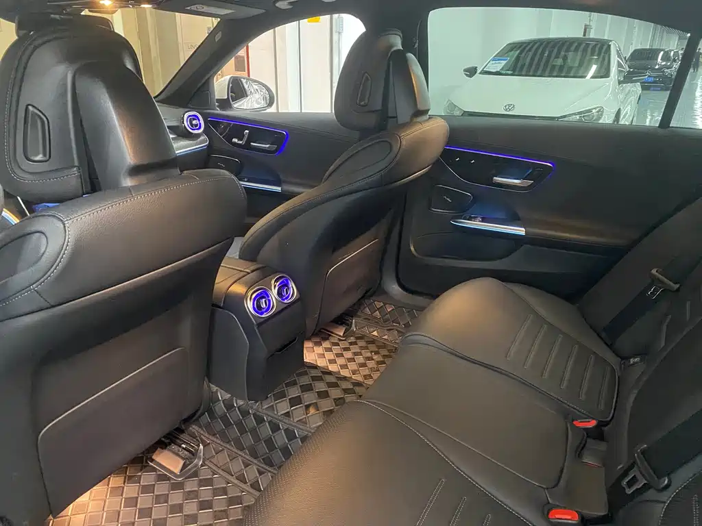 Mercedes-Benz C-Class — миниатюра 9