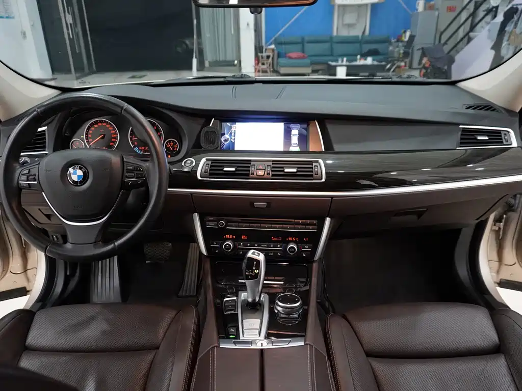 BMW 5 Series GT 5 GT 2014 528i Luxury