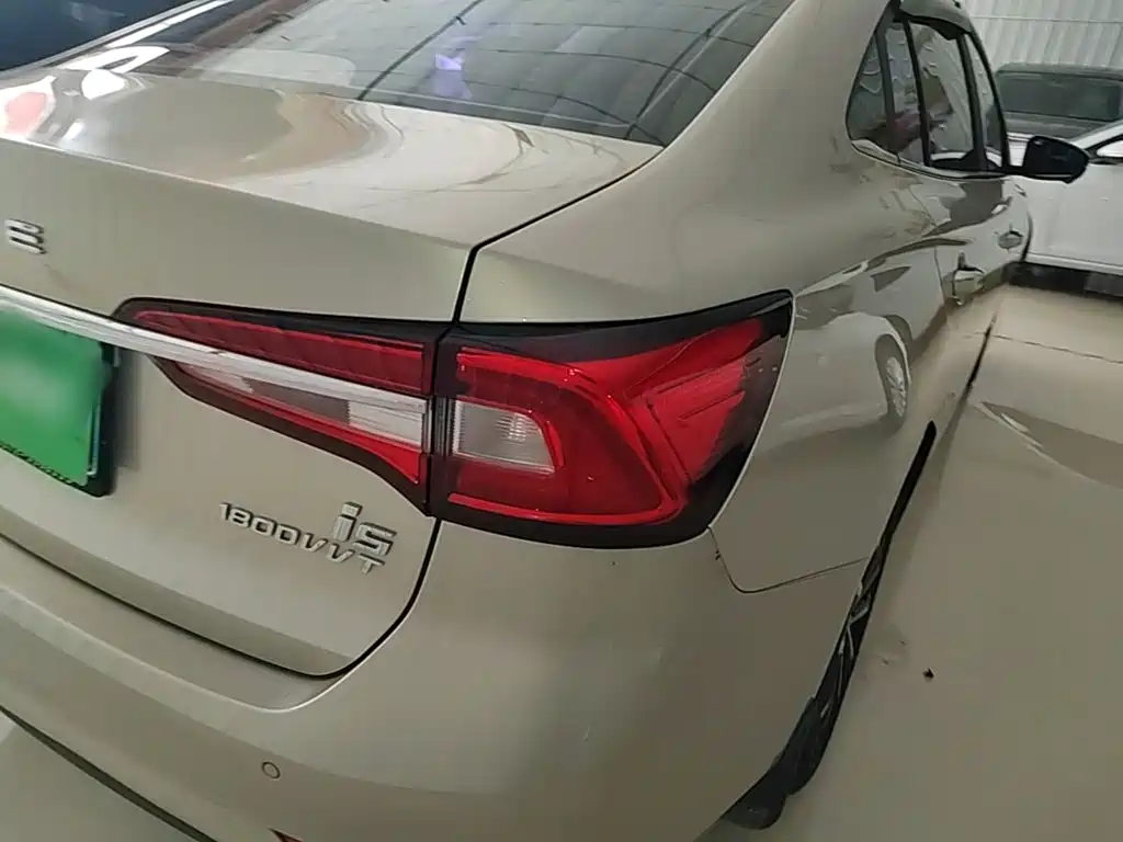 Roewe i5 — миниатюра 8