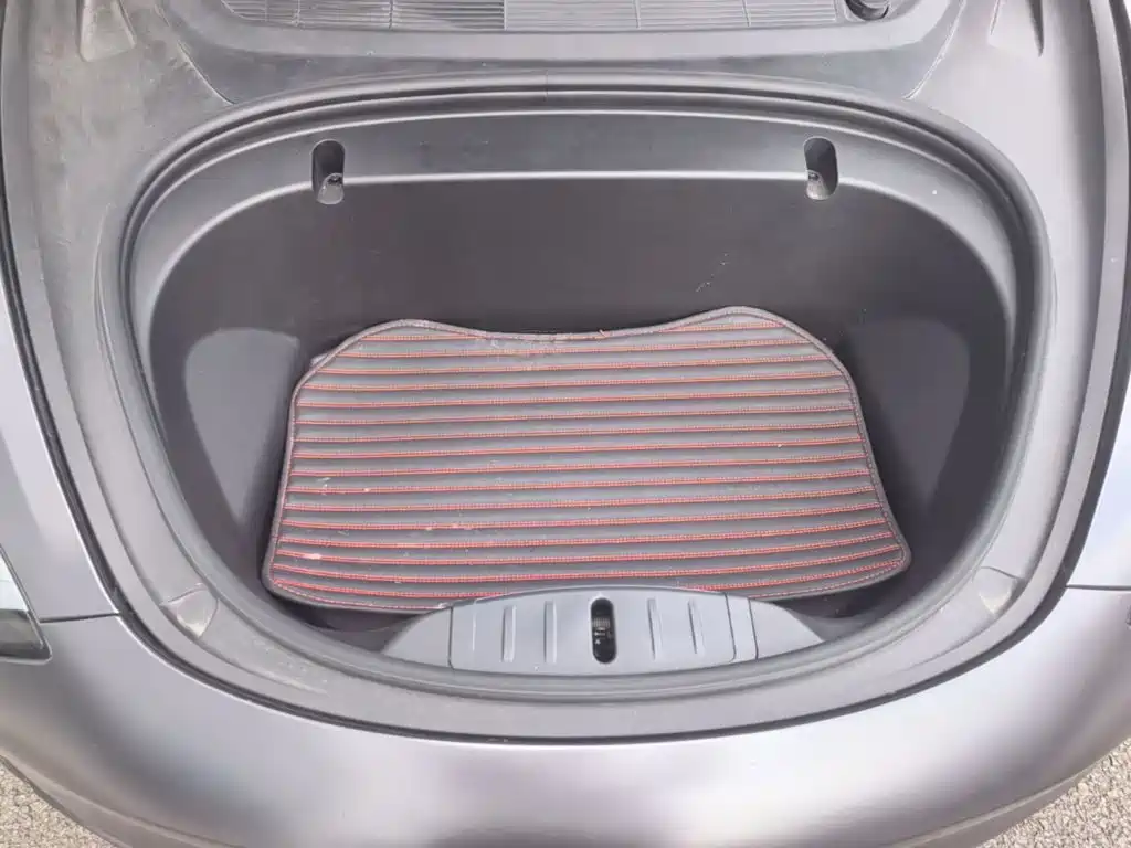 Tesla Model 3 — миниатюра 25