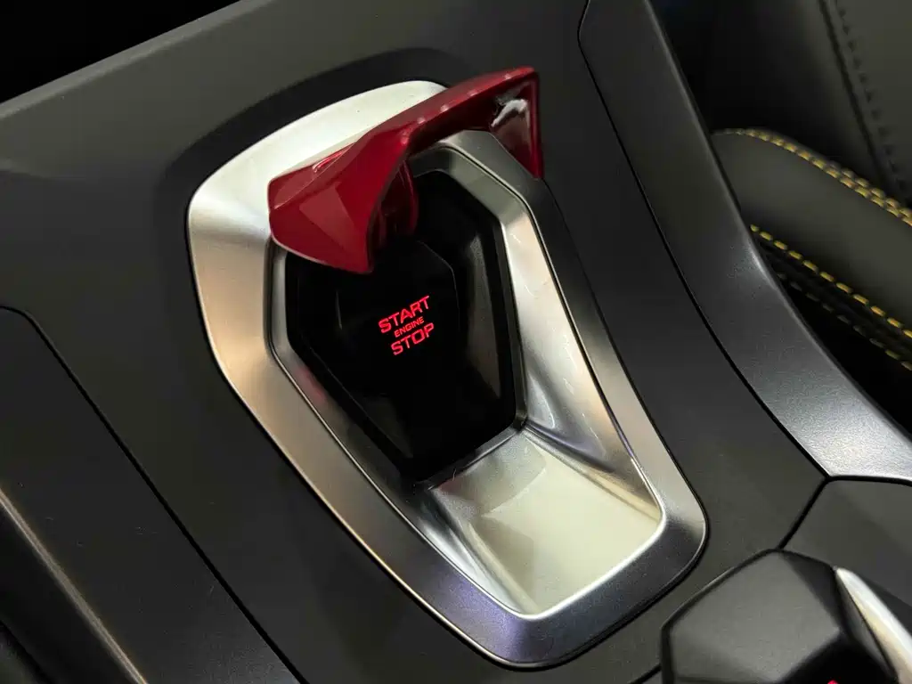 LAMBORGHINI HURACÁN