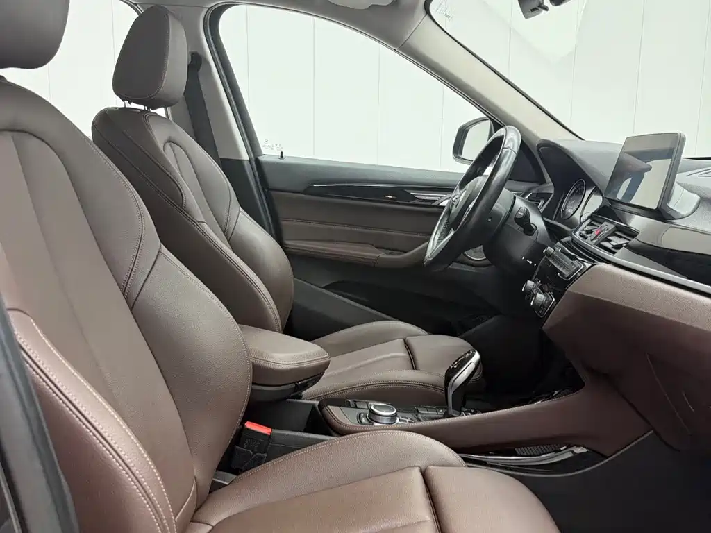 BMW X1 — миниатюра 10