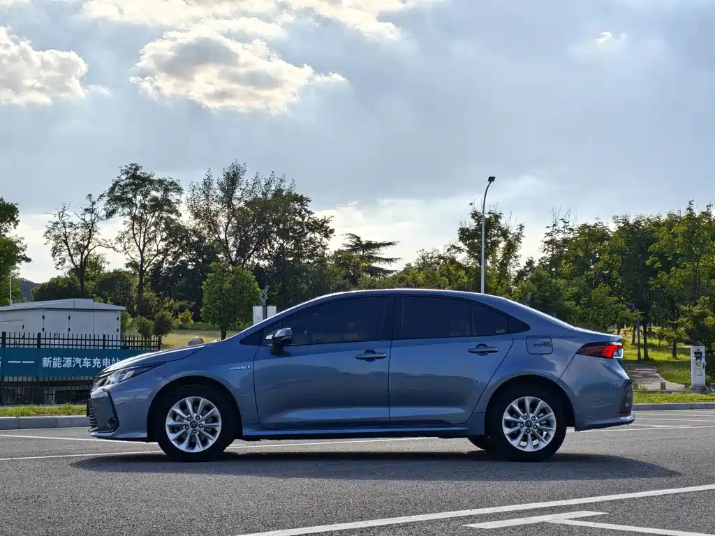 Toyota Corolla — миниатюра 4