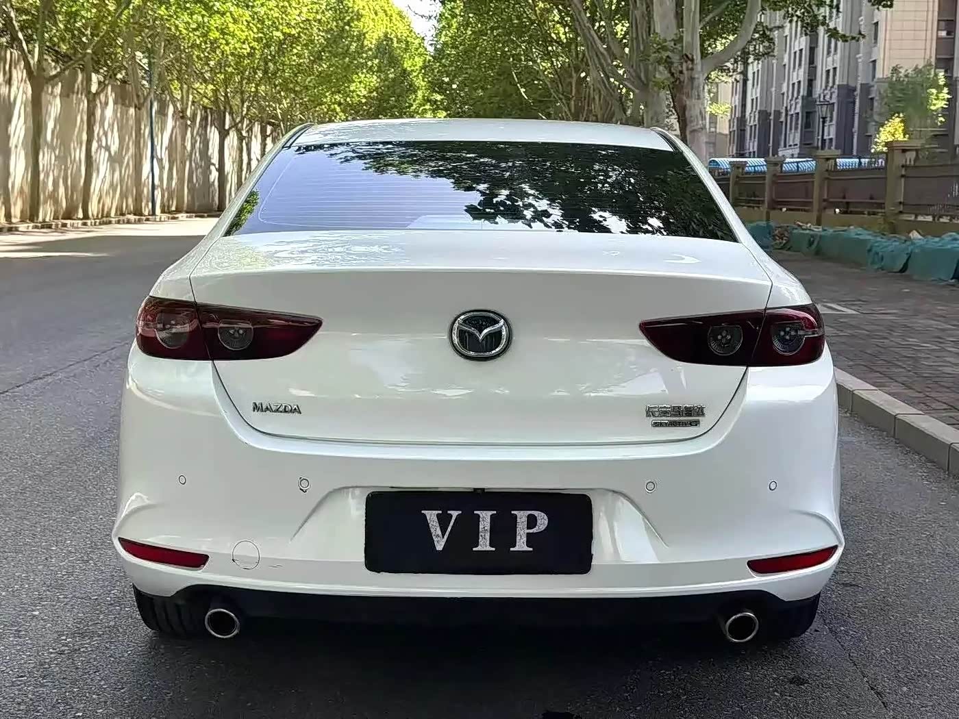 Mazda Mazda3 Axela 2.0 л 2021 г. Белый, пробег 39800 км