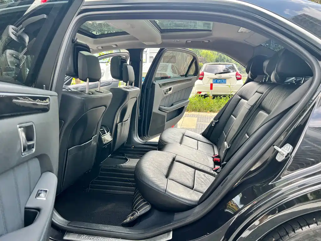 Mercedes-Benz E-Class — миниатюра 18